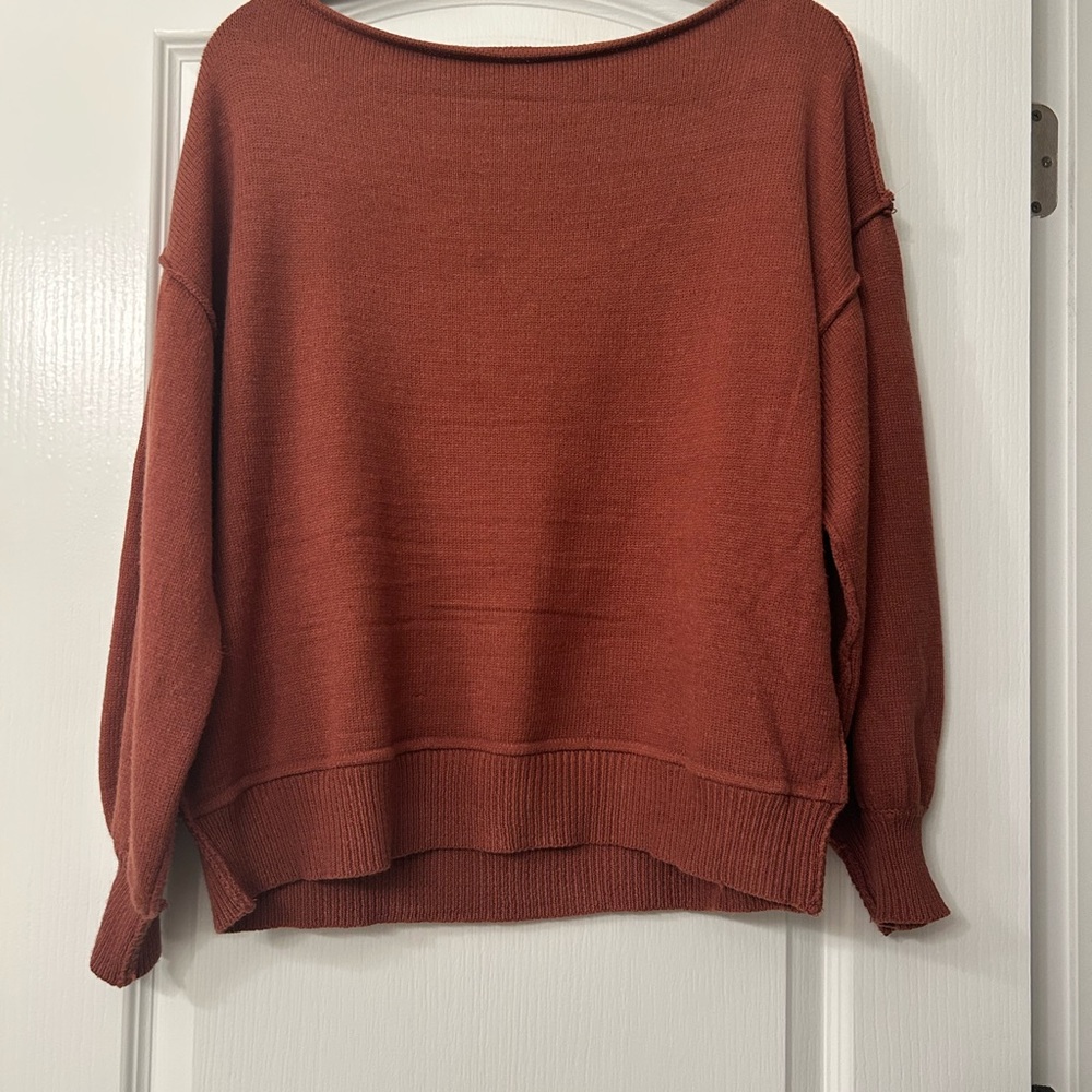 Rust Colored Crew Neck Sweater with Relaxed Fit and Long Sleeves